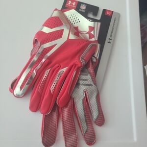 Under Armour Speedform Heatgear Football gloves/Size Lg. Color-Red